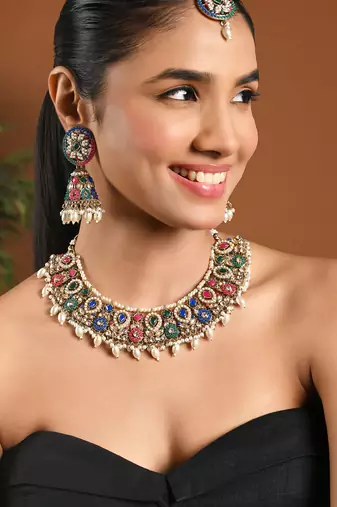 Gold plated traditional kundan & pearl choker necklace jewellery earrings & maang tikka set for women (muli-color)