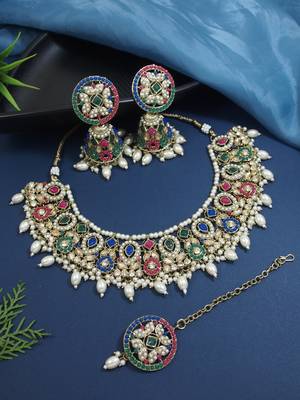 Gold plated traditional kundan & pearl choker necklace jewellery earrings & maang tikka set for women  2