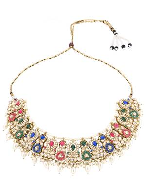 Gold plated traditional kundan & pearl choker necklace jewellery earrings & maang tikka set for women  3