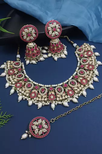 Gold plated traditional kundan & pearl choker necklace jewellery earrings & maang tikka set for women 