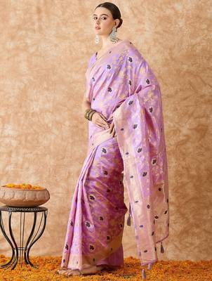 women's lavender banarasi art silk saree with exquisite weaving work  3