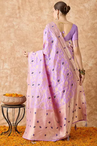 women's lavender banarasi art silk saree with exquisite weaving work 