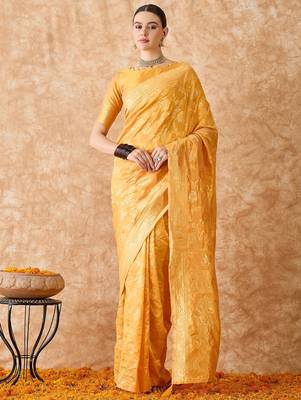 luxurious gold banarasi art silk saree with fine weaving  4