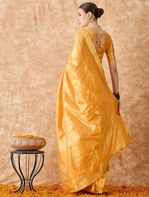 luxurious gold banarasi art silk saree with fine weaving  5