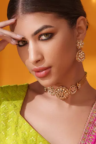 Gold plated kundan necklace set