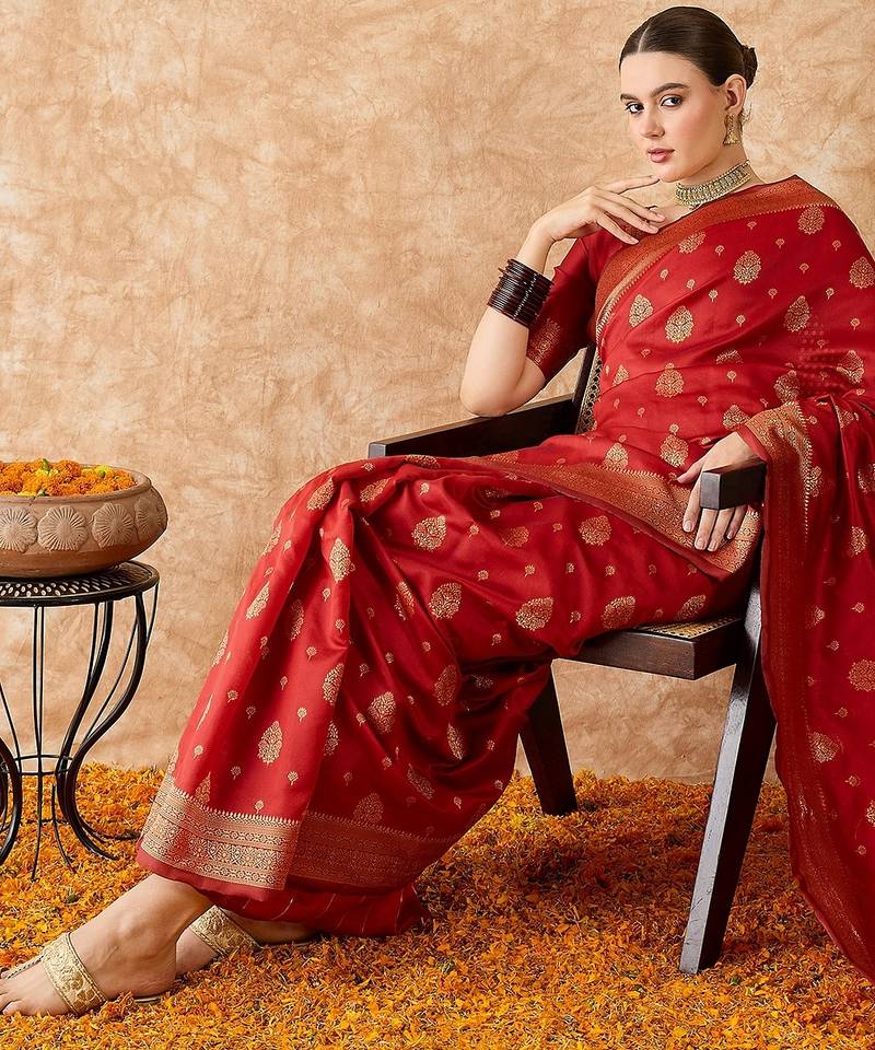 red banarasi art silk saree for women with beautiful weaving 