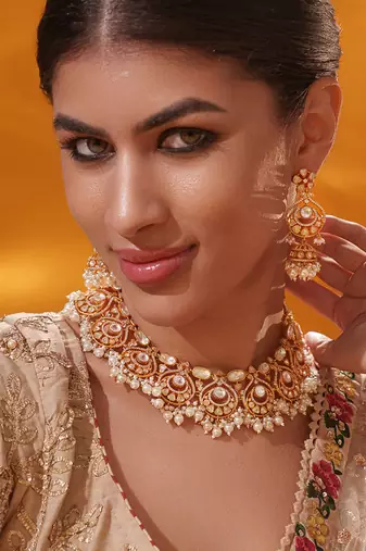 Gold plated kundan necklace set