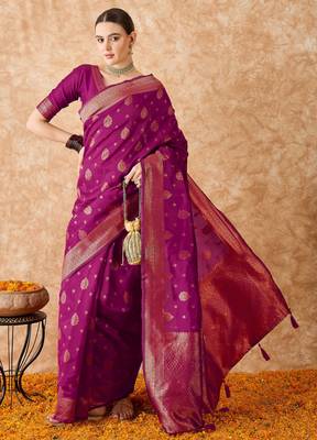 magenta banarasi art silk saree with graceful weaving patterns  2