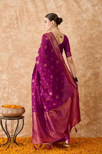magenta banarasi art silk saree with graceful weaving patterns 