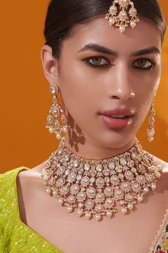 Gold plated kundan necklace set
