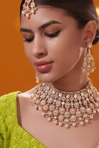 Gold plated kundan necklace set