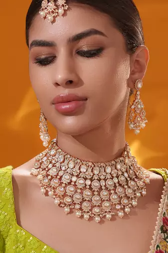 Gold plated kundan necklace set
