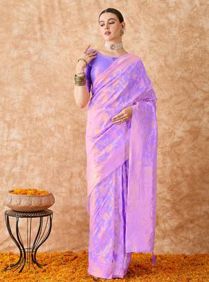 lavender banarasi art silk saree for women with fine weaving  4