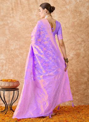 lavender banarasi art silk saree for women with fine weaving  5