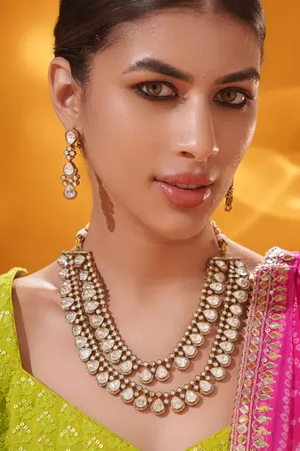 Gold plated kundan necklace set