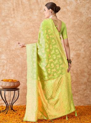 pista green banarasi art silk saree with exclusive weaving work  5