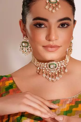 Gold plated green stone kundan necklace set