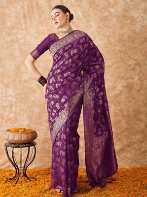 wine banarasi art silk saree with bold weaving work  3