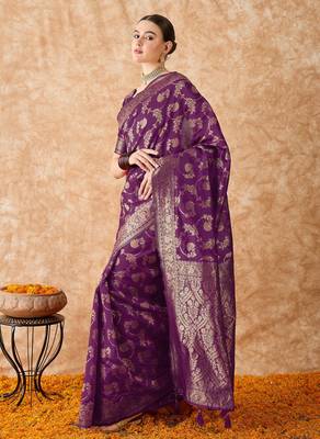 wine banarasi art silk saree with bold weaving work  4