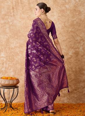 wine banarasi art silk saree with bold weaving work  5