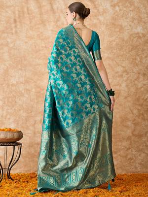 sky blue banarasi art silk saree with intricate weaving patterns  5