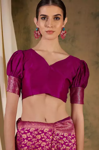 pink banarasi art silk saree with graceful weaving accents 