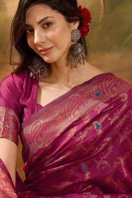 royal magenta banarasi jacquard saree with zari weaving, mina & lace work 5