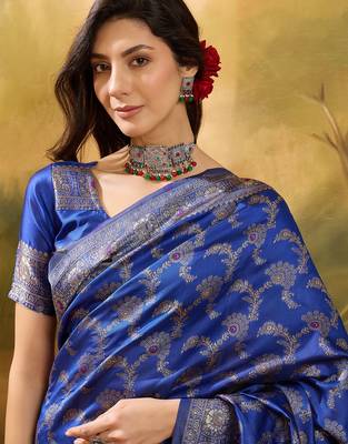 royal blue banarasi jacquard saree with rich zari weaving & tassel pallu     unstitched blouse piece 5