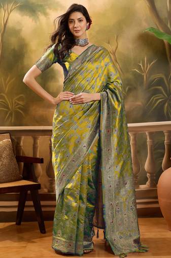 elegant green banarasi jacquard saree with rich zari weaving & tassel pallu – unstitched blouse
