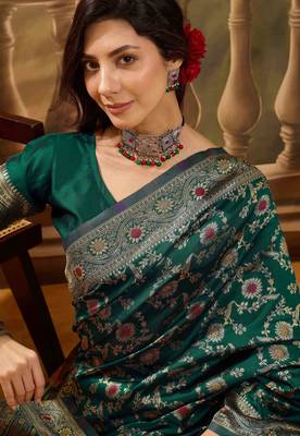 green banarasi jacquard saree with golden zari weaving & tassel pallu     unstitched blouse 5