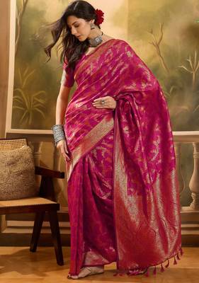 pink banarasi jacquard saree with golden zari weaving & tassel pallu     unstitched blouse 2