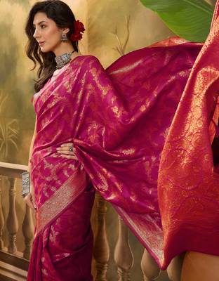 pink banarasi jacquard saree with golden zari weaving & tassel pallu     unstitched blouse 5