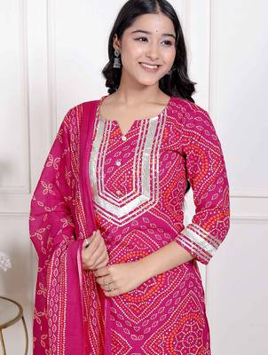   women's pink bandhani printed straight kurta with palazzo & dupatta 3