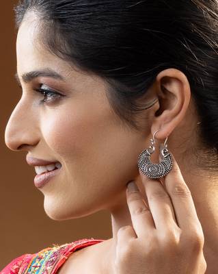 Silver engraved earrings 2