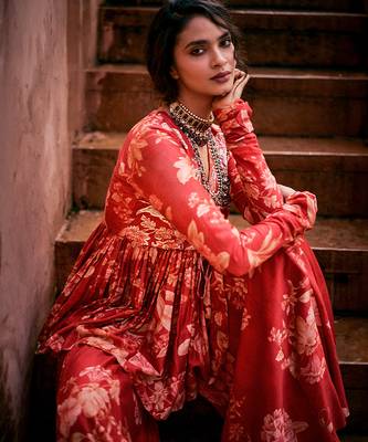 Red printed silk kurta set 4