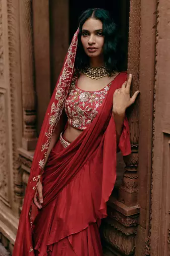 Red plain chiffon saree with belt