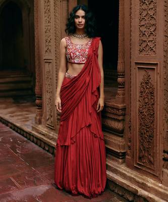 Red plain chiffon saree with belt 1