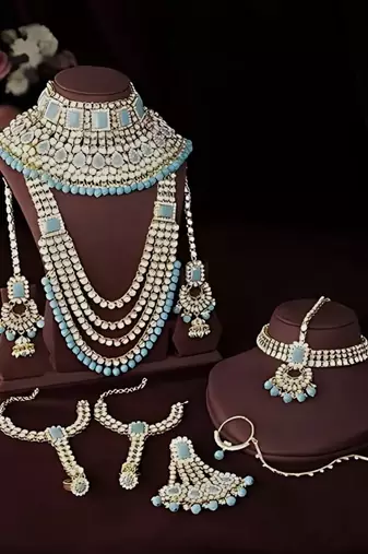 Traditional ethnic indian kundan dulhan bridal jewellery set for women 