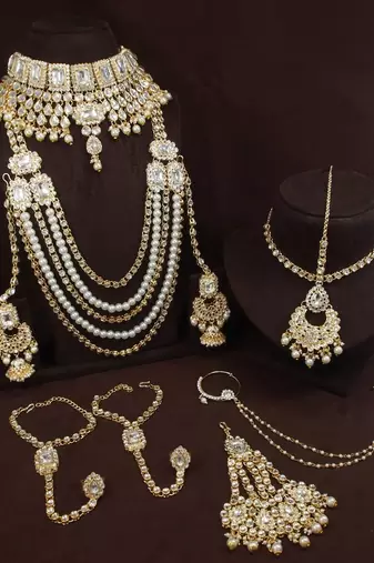 Gold plated traditional faux kundan & stone studded bridal jewellery set for women 