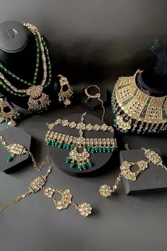 Wedding collection traditional ethnic gold plated pearl & kundan bridal jewellery set for women