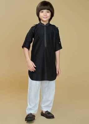 Black cotton blend solid kurta and pant set 1
