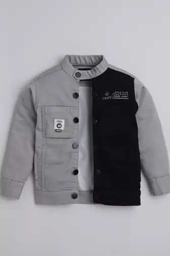 Grey solid cotton denim jacket with printed t-shirt for boys