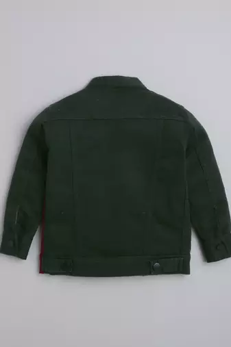 Maroon solid cotton denim jacket with printed t-shirt for boys