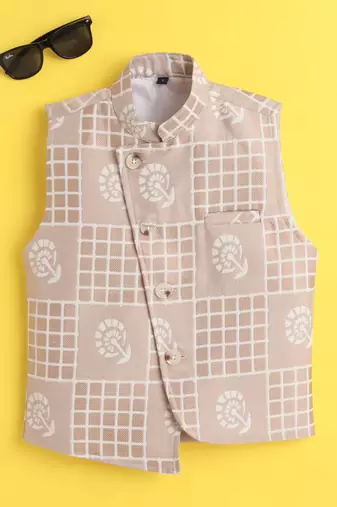 Beige jaquard sleeveless checks waistcoat