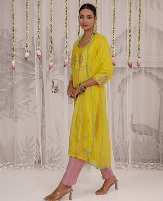 Yellow embroidered viscose Kurta Set 4