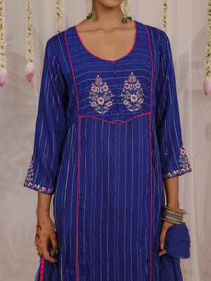 Blue embroidered viscose Kurta Set 2