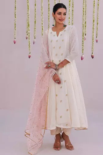 White embroidered chanderi Kurta Set