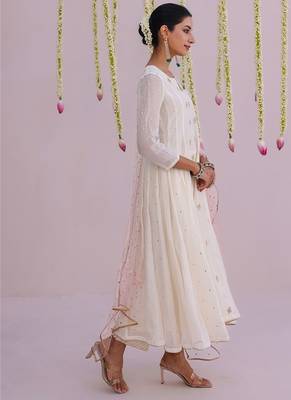 White embroidered chanderi Kurta Set 5