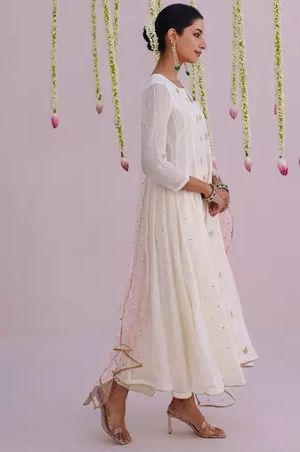 White embroidered chanderi Kurta Set