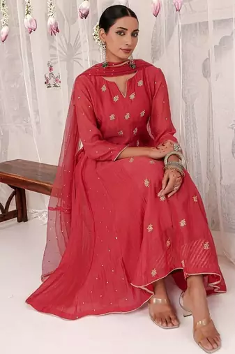 Red embroidered chanderi Kurta Set